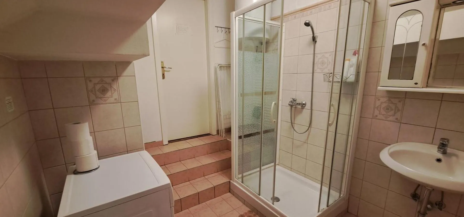 Viksi Hostel Ljubljana Guest house