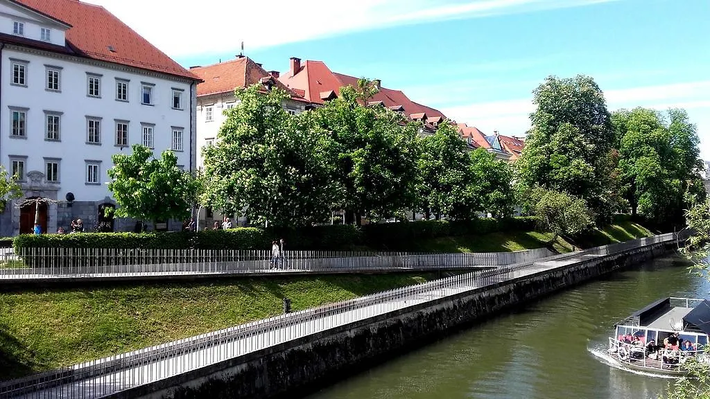 Viksi Hostel Ljubljana 0*,  Slovenia